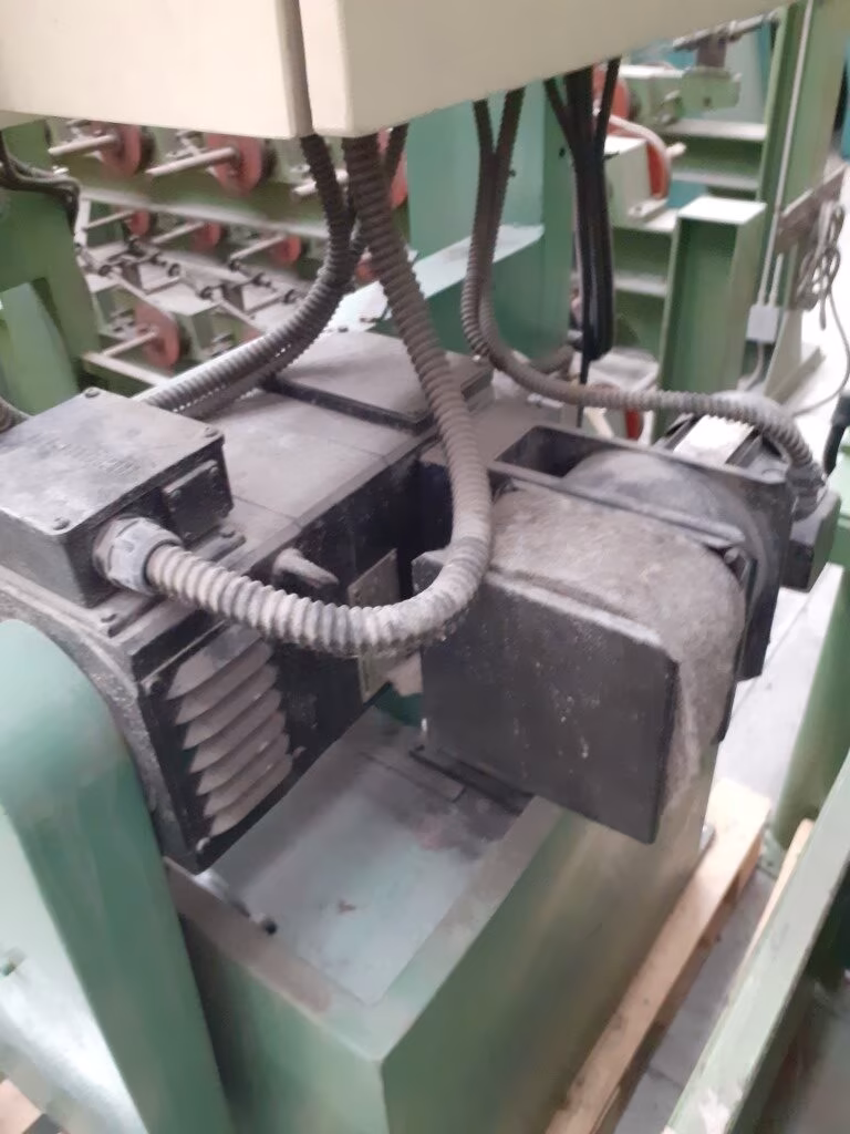 img06 selecta 630mm pay off with accumulator, model sv630