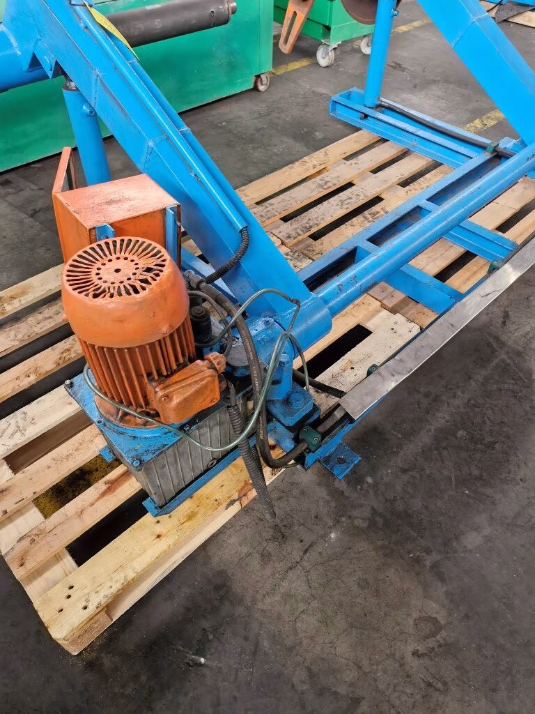 img05 1250mm cantilever braked pay off