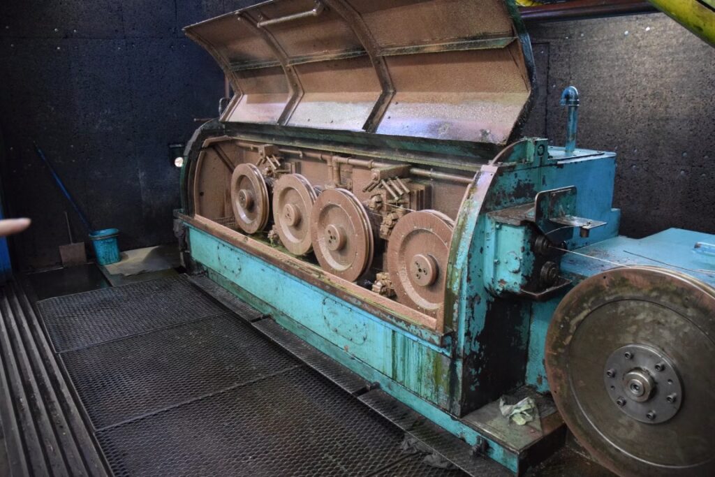 img03 syncro f13 copper rodbreakdown machine