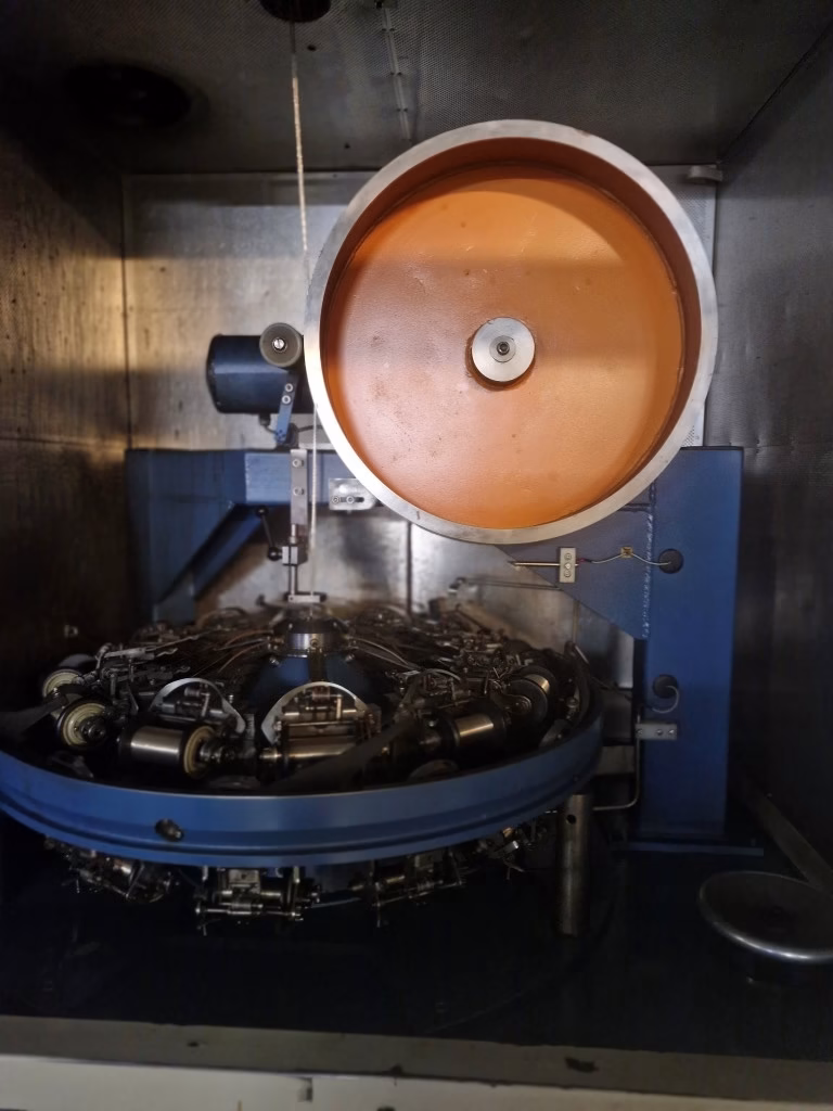 img02 wardwell 24 bobbins braiding line, type 2426