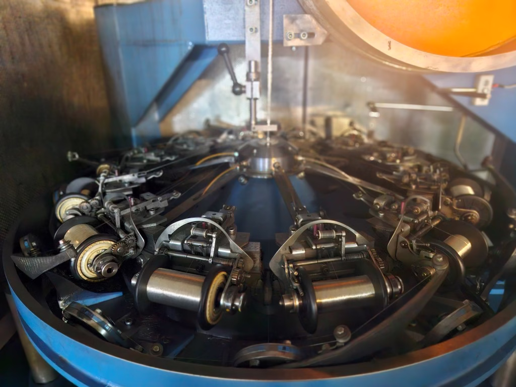 img03 wardwell 24 bobbins braiding line, type 2426