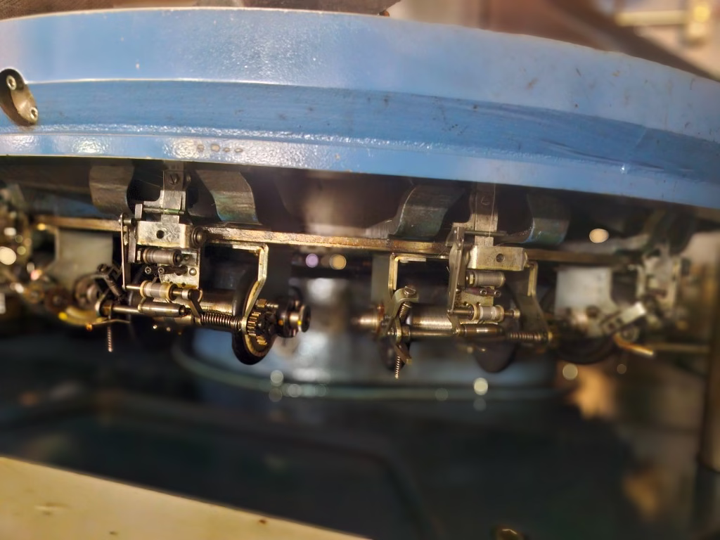 img04 wardwell 24 bobbins braiding line, type 2426