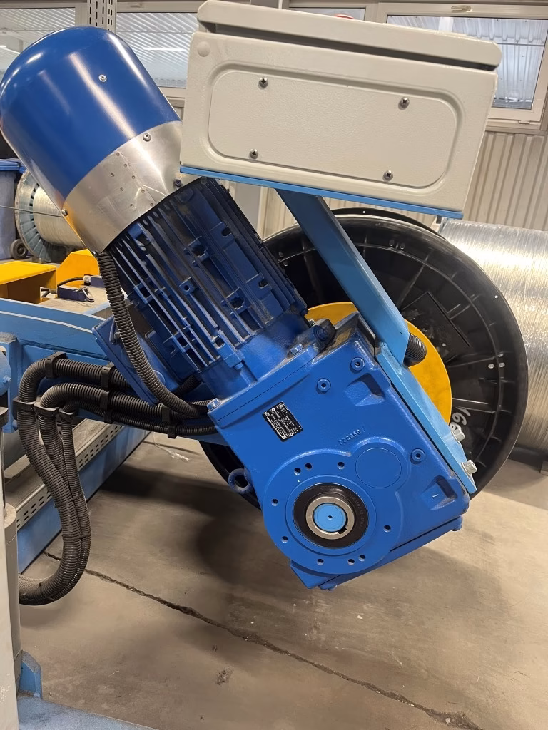 img04 comprex 1250mm cantilever motorized pay off