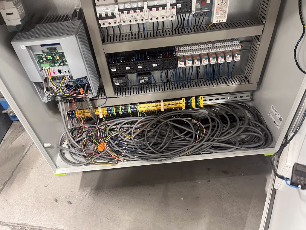 img06 comprex 1250mm cantilever motorized pay off