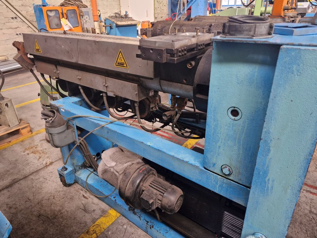 img03 reifenhauser 50mm 25d pvc extruder (medium)