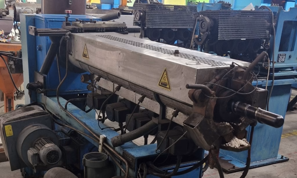 img04 reifenhauser 50mm 25d pvc extruder (medium)